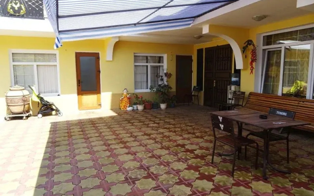 Araik Guest house