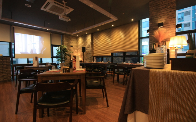 Vella Suite Hotel Suwon