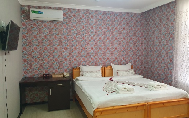 Qamar Hotel