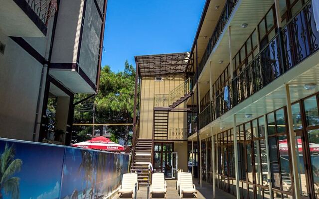Gostevoy Dom Makarena Guest House