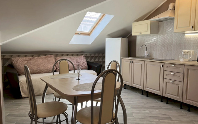 261 Mansarda 12 Min Do Plyazha Flat