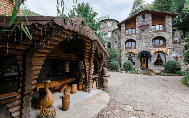 Fort Evrika Hotel