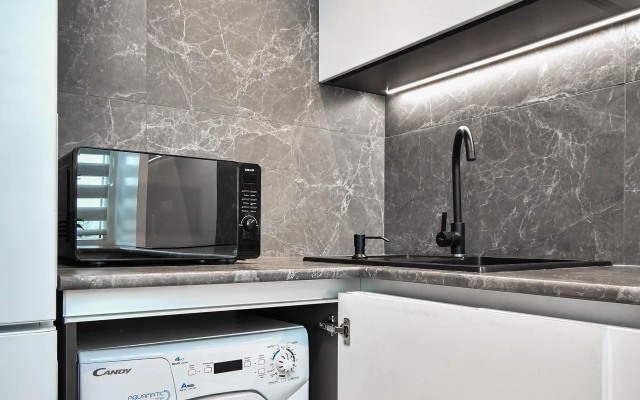 KRASROOM LYUKS v Centre Flat