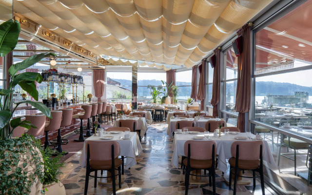 Crowne Plaza Istanbul Ortakoy Bosphorus, an IHG Hotel