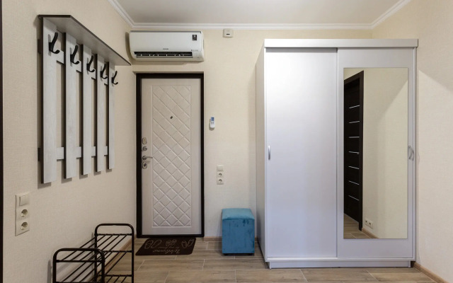 2-Komnatnye V Taunkhause S Garazhom V Kudepste Apartments