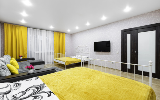 Na Vosem Person Apartments