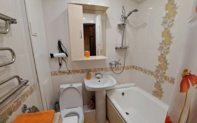 Uyutnaya odnushka v tsentre novogo goroda Flat