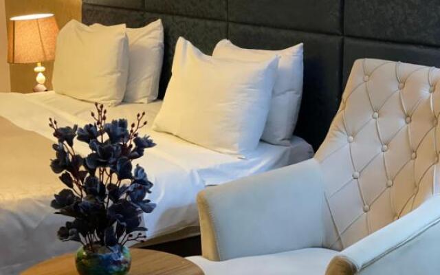 Hotel Grand Mirror