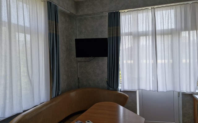 Atlant Lilac-1 Apartments