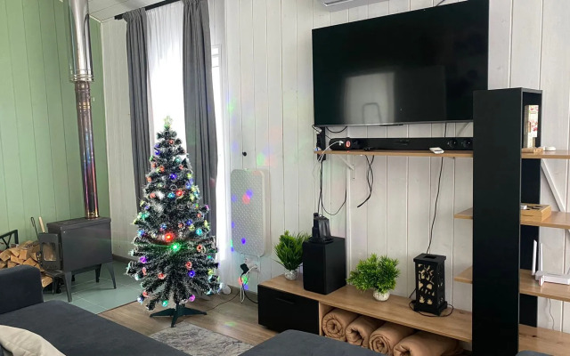 Dom s Mangalnoy Zonoy i Saunoy Aparts Haus Privat House