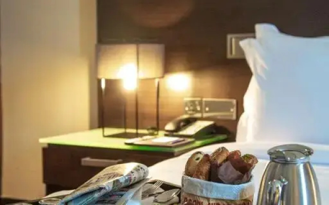 Yas Plaza Mangroves by IHG