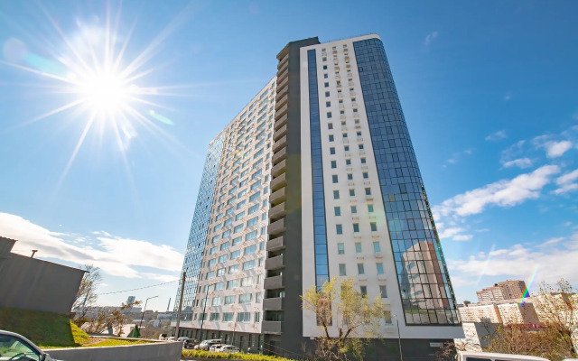 Апартаменты на высоком этаже, рядом с театром и мостом, недалеко от центра. Фастовская 29.