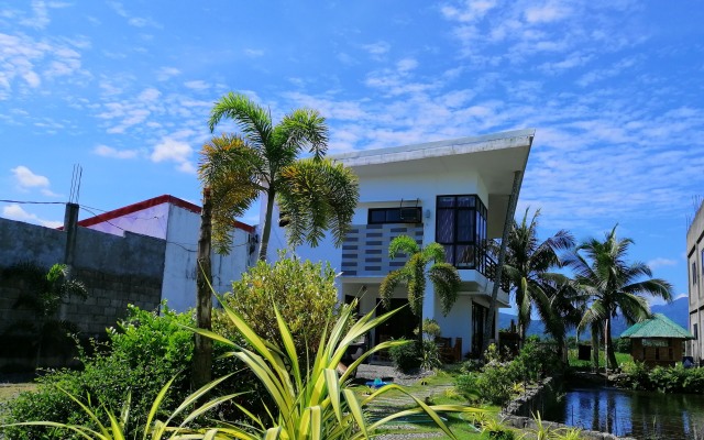 Casa Herminia Baler Guest House