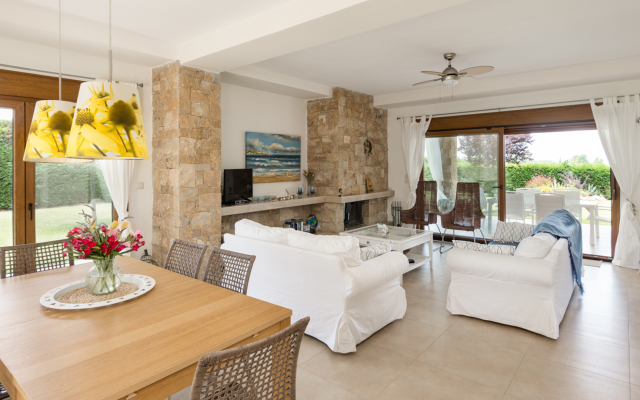 Belus Luxury Sani Villa