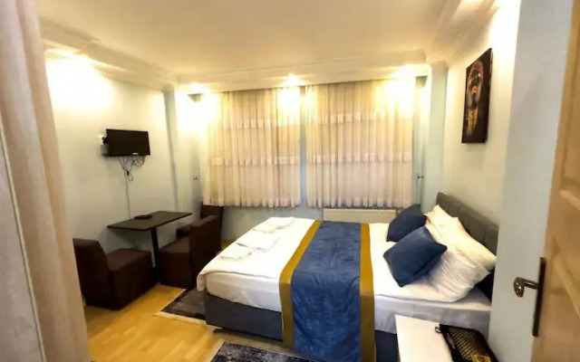 Aruna Hotel