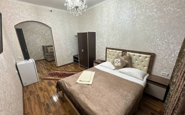 RATMINA Hotel