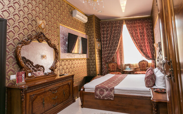 Golden House Отель