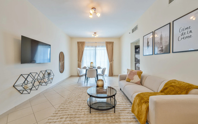 Marcopolo - Lavish 2BR next to Metro & Tram Apartments