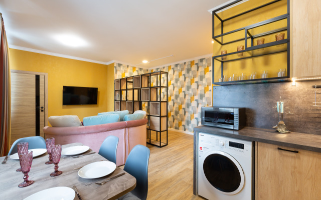 LuxHoll Flat