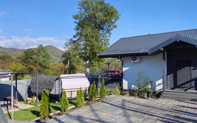 S Basseynom Mansardoy I Vidom Na Gory Private house