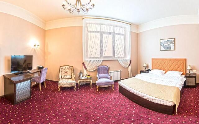 Gayd Park Hotel