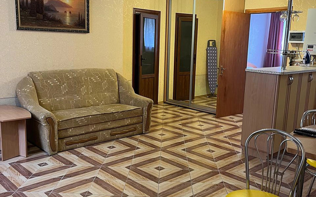 Апартаменты №13 Стандарт цоколь двухкомнатный, 1 линия (6чел)