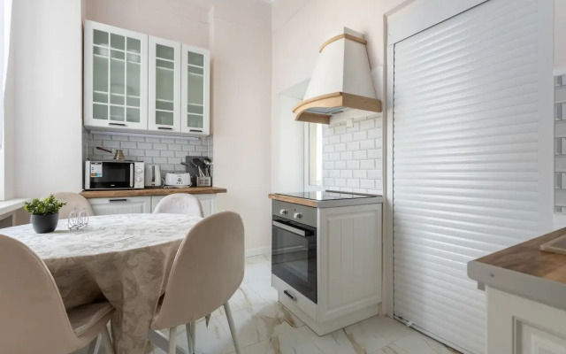 Apartments Uluchshennye S Dvumya Spalnyami I Balkonom