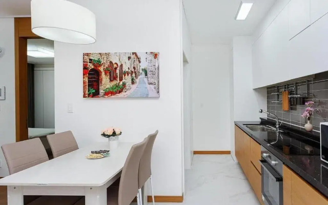 Na Prospekte Kabanbay Batyra, 43blokb Apartments