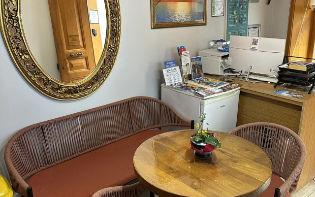 Отель Tree House