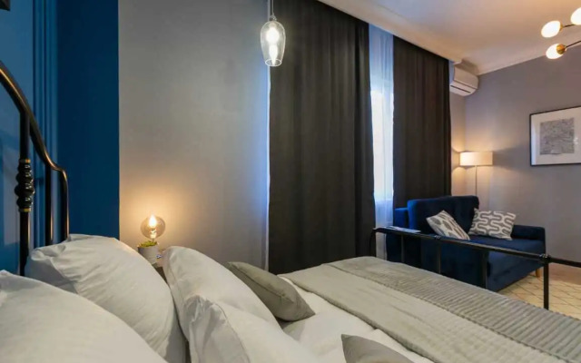 V Nemetskoy Derevne Flat 1