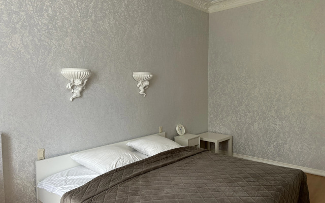 Trekhkomnatnaya Flat
