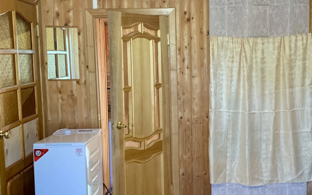 S Otdelnym Vkhodom I Zaezdom Private house