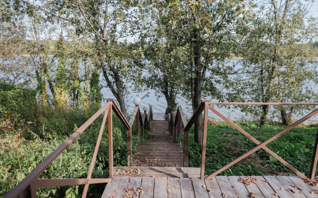 Частный Дом на Берегу "ГНЕЗДИЛО-ВО!"