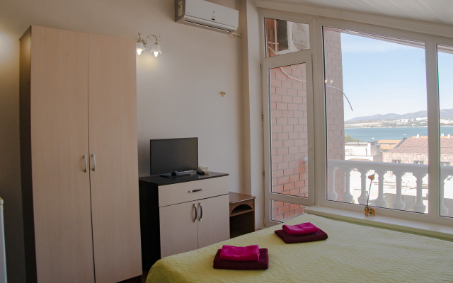 Na Primorskoj 14 Guest House