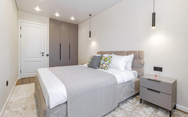Na Ulitse Tole Bi 28/1 Flat