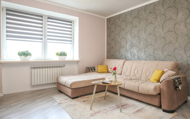 Zhivi Legko Na YUriya Gagarina Flat