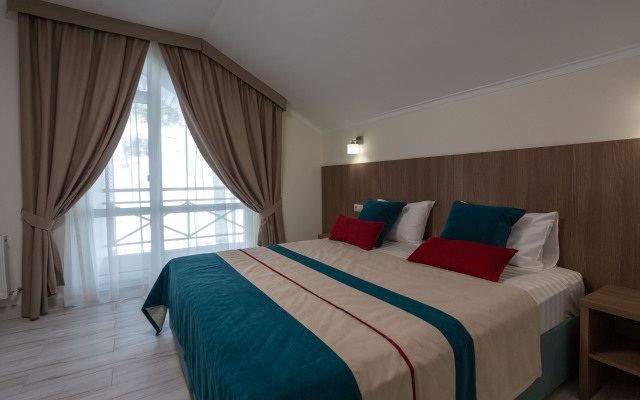 Amra Hotel