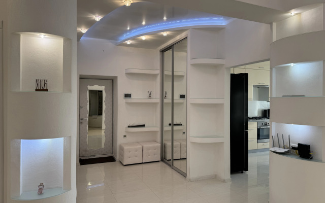 Trekhkomnatnye Apart-Comfort Na Bolshoy Pavlovskoy Apartments
