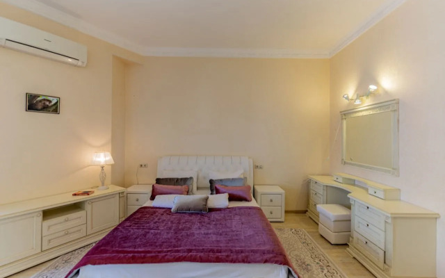 Na Krasnogvardeyskoy Ulitse 38AlitA Flat