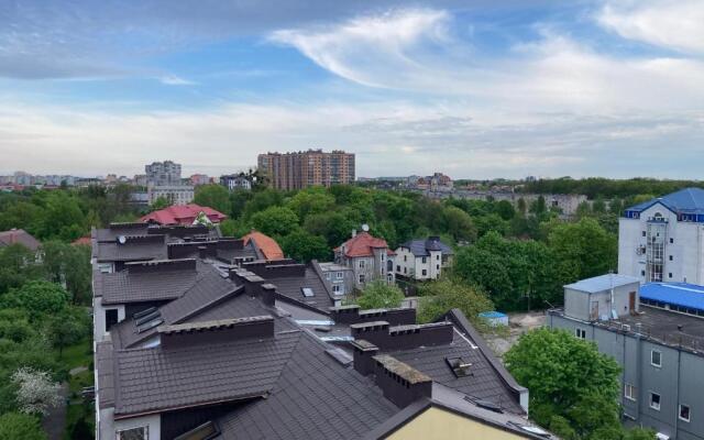 Апартаменты 3 комнаты в Центре рядом с Электричкой на Море