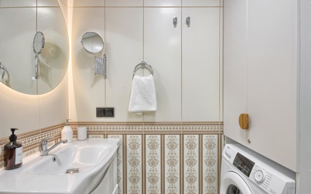 Апартаменты MyhomeYourhome на Большеохтинском пр-те 15к2