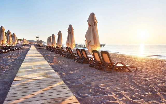 Отель Солнце и море