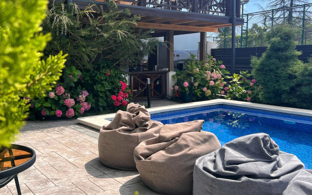 Golden Gagra Hotel