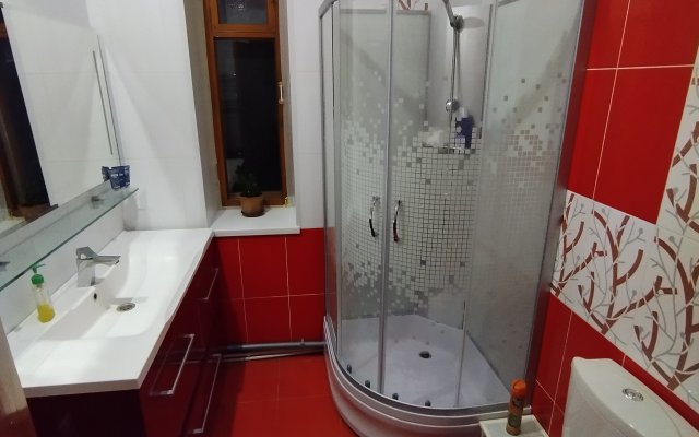 S Banej U Zvonnitsyi Monastyirya Privat House