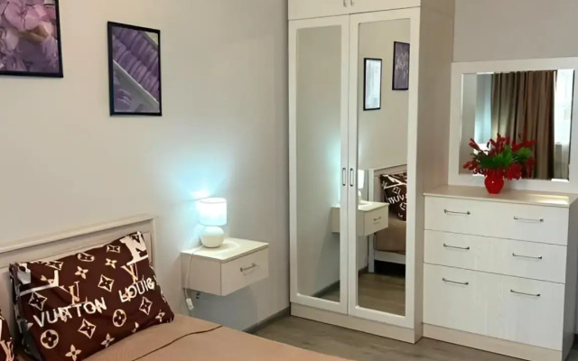 Uyutnaya Prostornaya Yevrodvushka S Vidom Na Goru Flat
