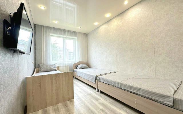Tryokhkomnatnaya na Proletarskoy Flat