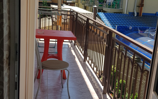 Larisa Guest House