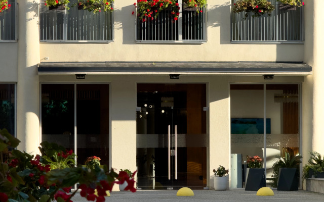 Garden Resort Hotel