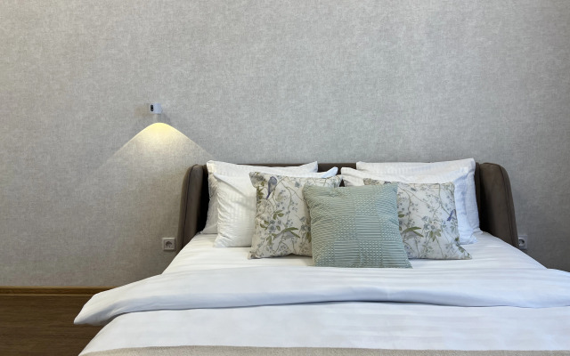 Na Glavnoy Naberezhnoy Goroda Flat