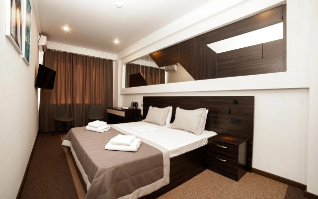 Meridian Hotel